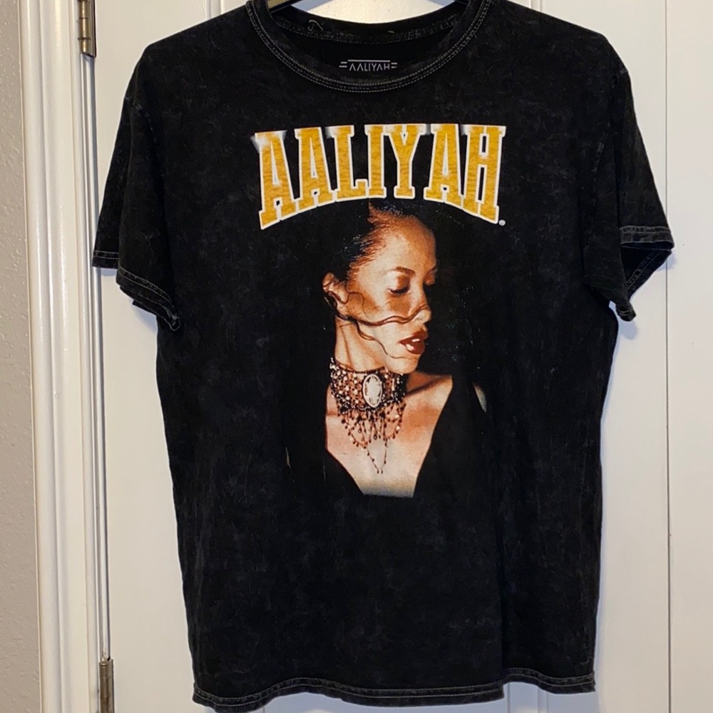Aaliyah Graphic Tee